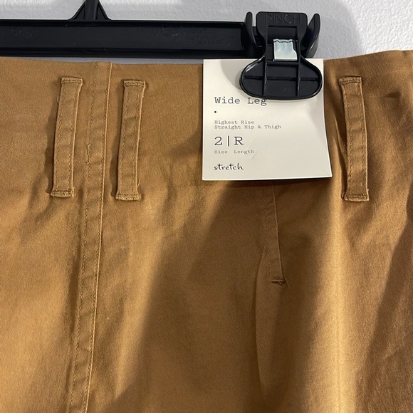 Cargo Pants Tan Women Size 2 Belt Loops Zipper Front Closure 4 Pockets - Picture 6 of 7